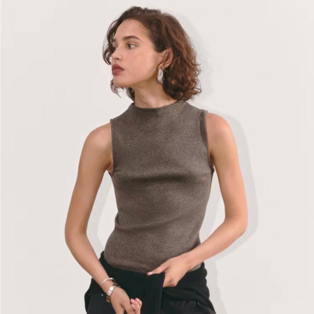 Everlane Funnel Neck Tank